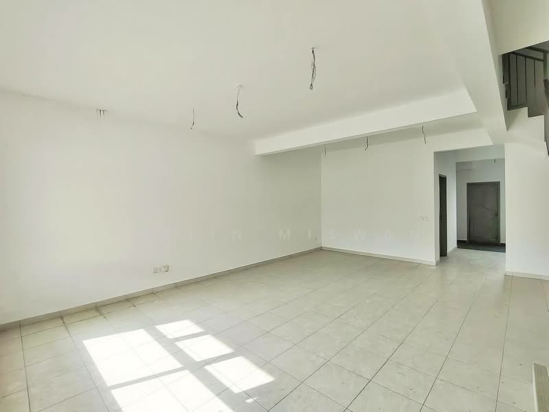 Rumah Teres 2 Tingkat untuk Dijual di Kuala Selangor (Selangor) - Hazlin Miswan - Living Room - PropertyGuru.com.my