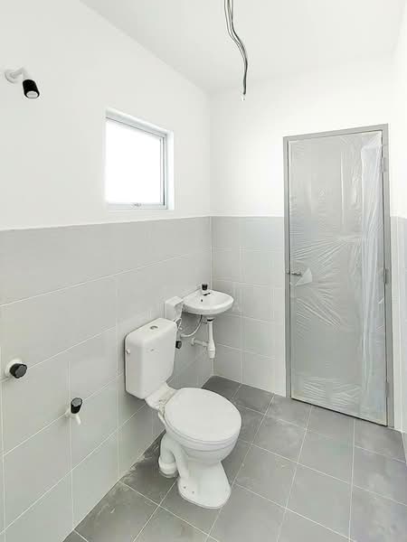 Rumah Teres 2 Tingkat untuk Dijual di Kuala Selangor (Selangor) - Hazlin Miswan - Bathroom - PropertyGuru.com.my