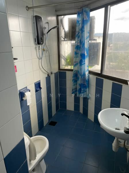 Condominium for Rent at GCB Court - Jenny Puah - Bathroom - PropertyGuru.com.my