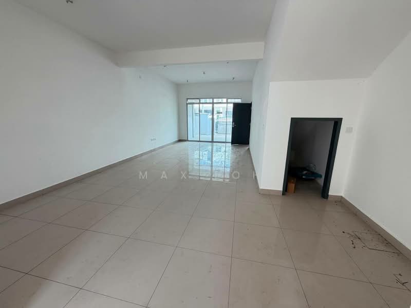 2-storey Terraced House for Sale in Bandar Dato Onn (Tebrau) - Max Loh - Living Room - PropertyGuru.com.my