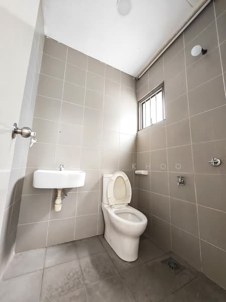 2-storey Terraced House for Sale in M Residence 2 (Rawang) - Evelyn Khoo - Bathroom - PropertyGuru.com.my
