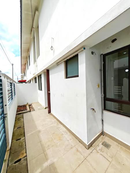 2-storey Terraced House for Sale in M Residence 2 (Rawang) - Evelyn Khoo - Back Yard - PropertyGuru.com.my