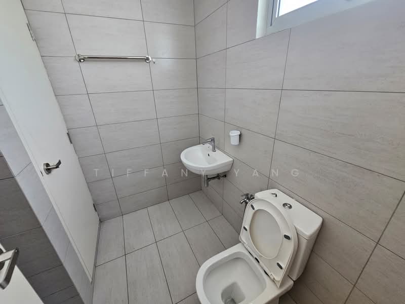 Rumah Teres 2 Tingkat untuk Disewa di Kota Emerald (Rawang) - Tiffany Yang - Bathroom - PropertyGuru.com.my