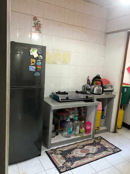 Pangsapuri untuk Dijual di Taman Pekaka Block 33 - ST Lim - Kitchen - PropertyGuru.com.my