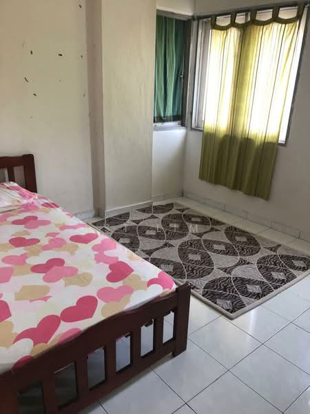 Pangsapuri untuk Dijual di Taman Pekaka Block 33 - ST Lim - Bedroom - PropertyGuru.com.my