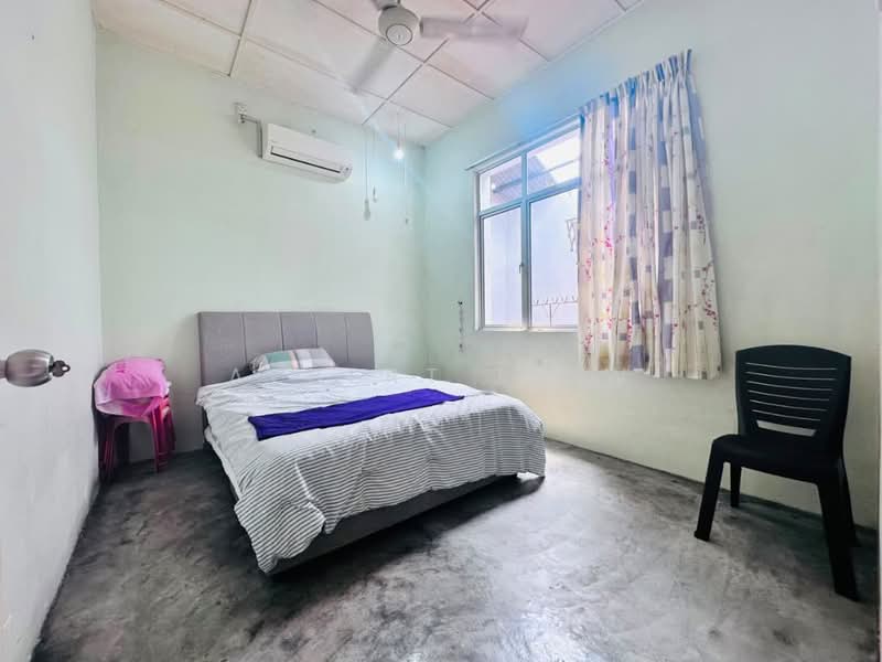 1-storey Terraced House for Sale in Tebrau (Johor) - Albert Liew - Bedroom - PropertyGuru.com.my