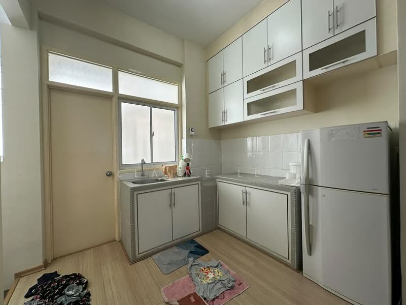 Apartment for Sale at Kingfisher Series - Elaine Lee - Kitchen - PropertyGuru.com.my