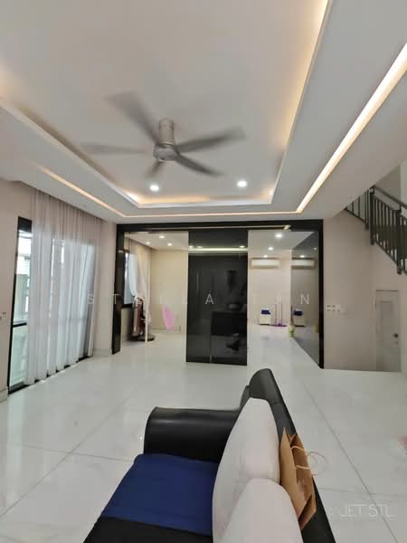 3-storey Terraced House for Sale in Setia Utama (Setia Alam) - Stella Tan - Living Room - PropertyGuru.com.my