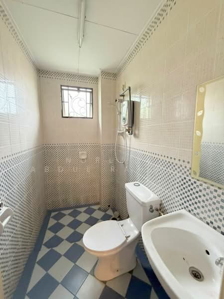 Semi-Detached House for Rent in Nilai (Negeri Sembilan) - Norlela Abdul Rahman - Bathroom - PropertyGuru.com.my