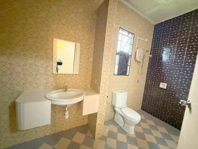 Semi-Detached House for Rent in Nilai (Negeri Sembilan) - Norlela Abdul Rahman - Bathroom - PropertyGuru.com.my