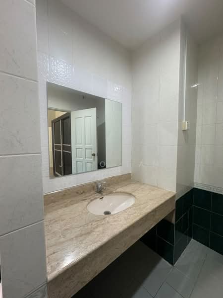 Kondominium untuk Disewa di Riverine Emerald - Jeno Tan - Bathroom - PropertyGuru.com.my