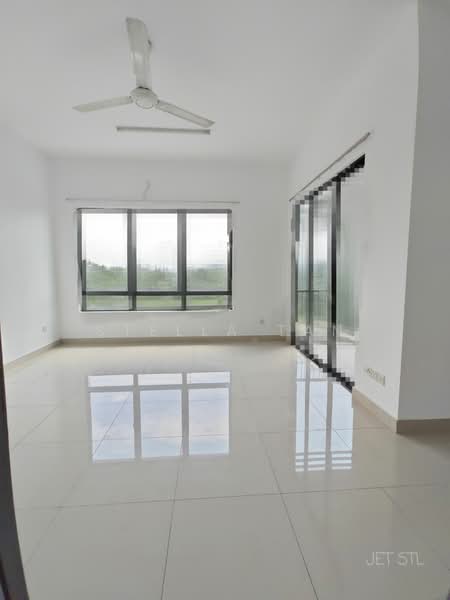 3-storey Terraced House for Sale in Setia Utama (Setia Alam) - Stella Tan - Living Room - PropertyGuru.com.my