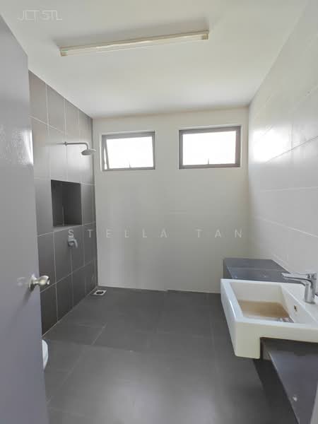 3-storey Terraced House for Sale in Setia Utama (Setia Alam) - Stella Tan - Bathroom - PropertyGuru.com.my