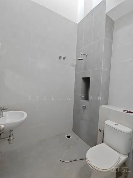 3-storey Terraced House for Sale in Setia Utama (Setia Alam) - Stella Tan - Bathroom - PropertyGuru.com.my