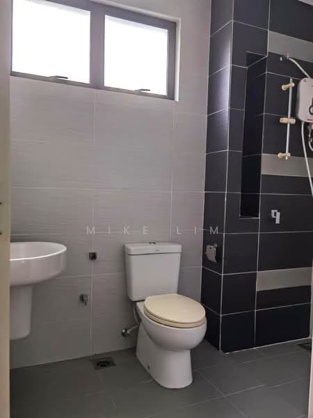Rumah Banglo untuk Dijual di Kajang (Selangor) - Mike Lim - Bathroom - PropertyGuru.com.my