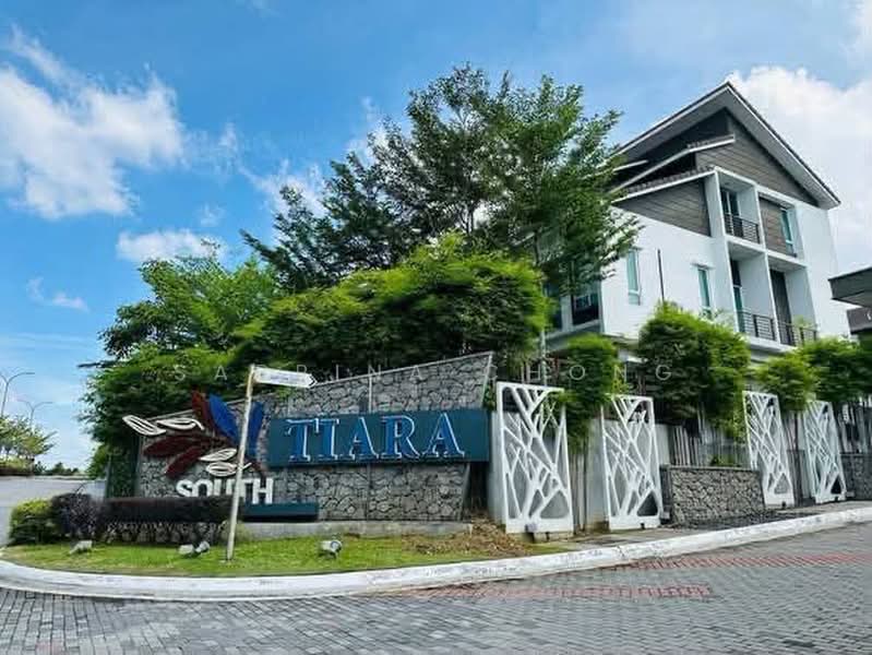 3-storey Terraced House for Sale in Bandar Rinching (Semenyih) - Sabrina Chong - Exterior - PropertyGuru.com.my