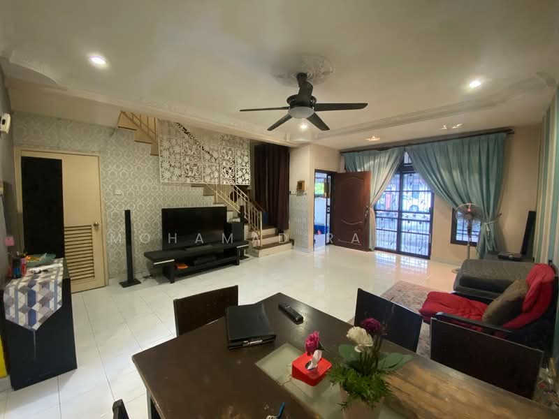 Rumah Teres 2 Tingkat untuk Dijual di Taman Mutiara Rini (Skudai) - Mohamad Rahfi - Living Room - PropertyGuru.com.my