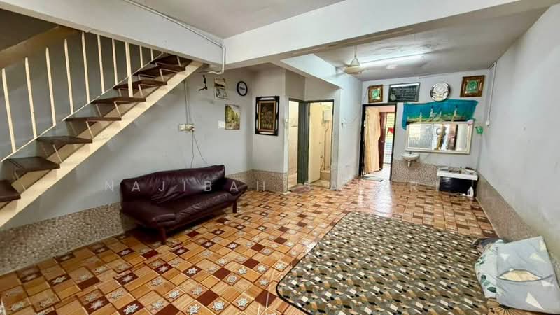 Rumah Teres 2 Tingkat untuk Dijual di Taman Tasik Semenyih (Semenyih) - Najibah Sahari - PropertyGuru.com.my