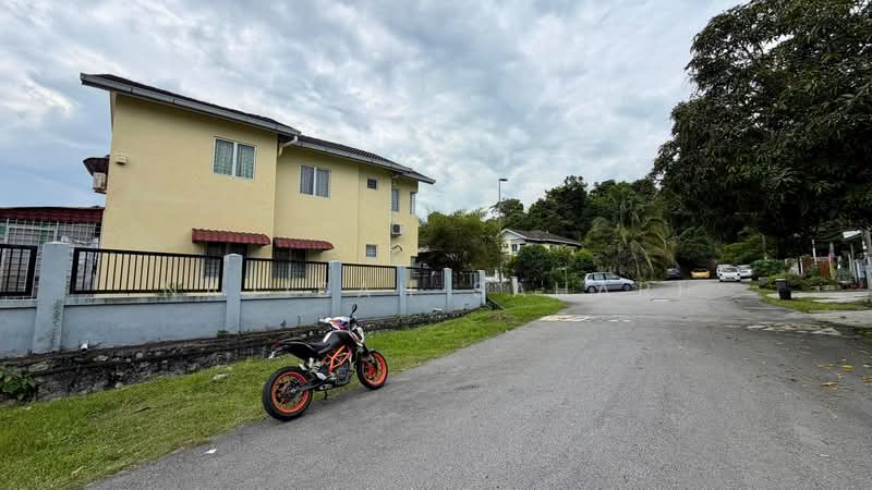 Rumah Teres 2 Tingkat untuk Dijual di Taman Tasik Semenyih (Semenyih) - Najibah Sahari - PropertyGuru.com.my