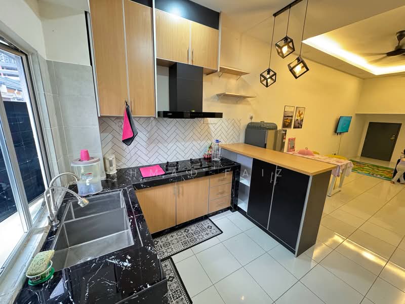 Townhouse for Rent in Dengkil (Selangor) - Ahmad Faiz - Kitchen - PropertyGuru.com.my