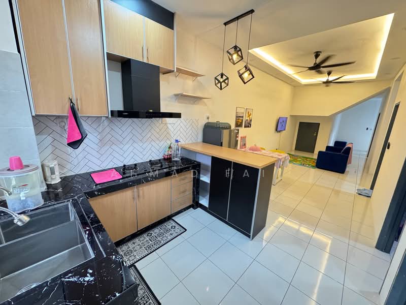 Townhouse for Rent in Dengkil (Selangor) - Ahmad Faiz - Kitchen - PropertyGuru.com.my