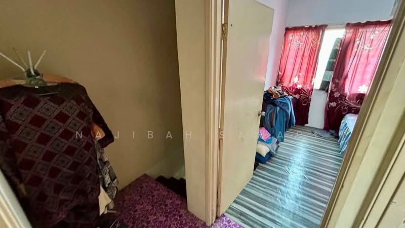Rumah Teres 2 Tingkat untuk Dijual di Taman Tasik Semenyih (Semenyih) - Najibah Sahari - PropertyGuru.com.my