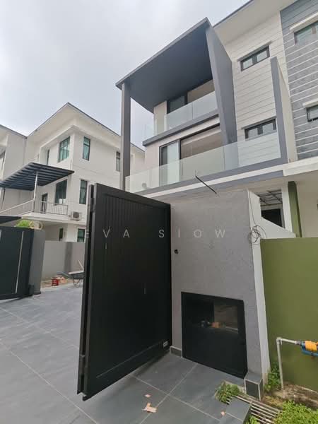 Rumah Kluster untuk Dijual di Taman Mutiara Mas (Skudai) - Eva Siow - Exterior - PropertyGuru.com.my