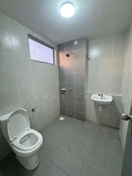 1-storey Terraced House for Rent in Dengkil (Selangor) - Ahmad Faiz - Bathroom - PropertyGuru.com.my