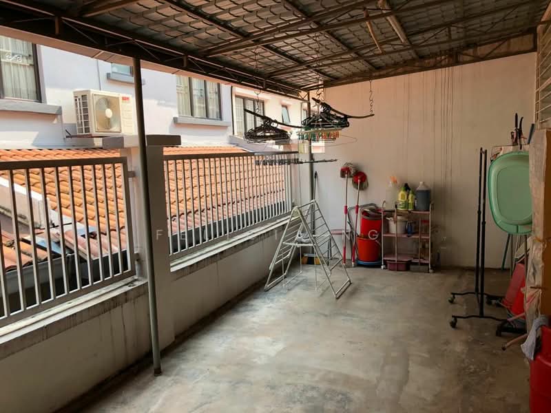 Rumah Teres untuk Dijual di Puchong (Selangor) - Felicia Ng - Balcony - PropertyGuru.com.my