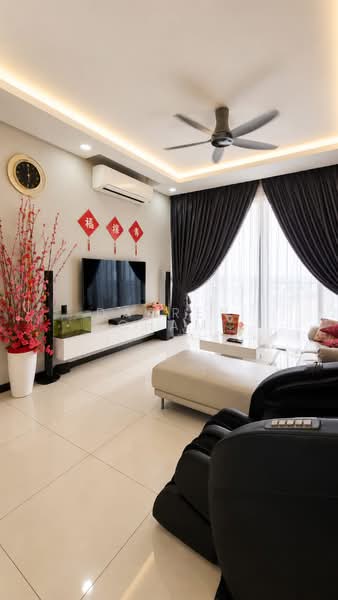 Servis Apartment untuk Dijual di Luminari - Darren Cham - Living Room - PropertyGuru.com.my