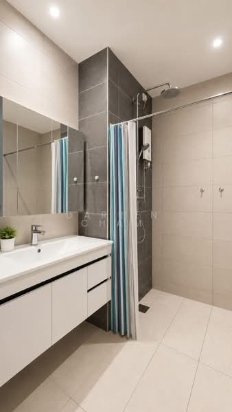Servis Apartment untuk Dijual di Luminari - Darren Cham - Bathroom - PropertyGuru.com.my