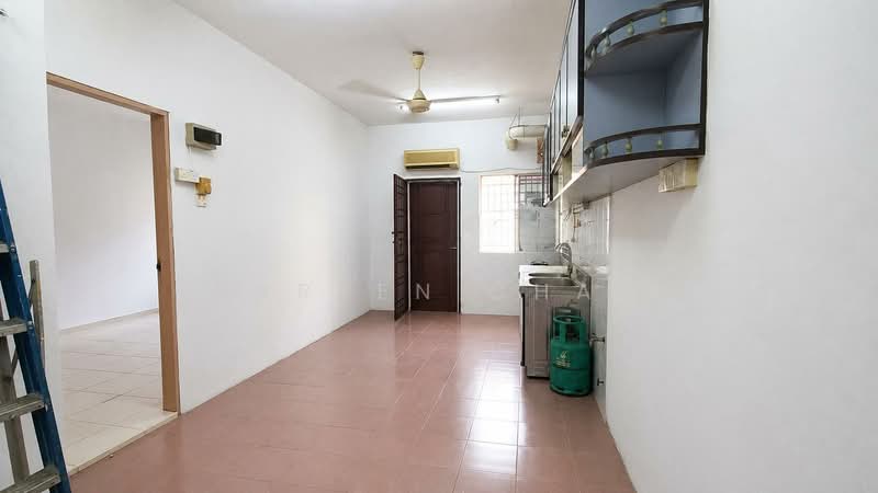 Rumah Teres 2 Tingkat untuk Dijual di Taman Kerian Permai (Parit Buntar) - Darren Cham - Kitchen - PropertyGuru.com.my