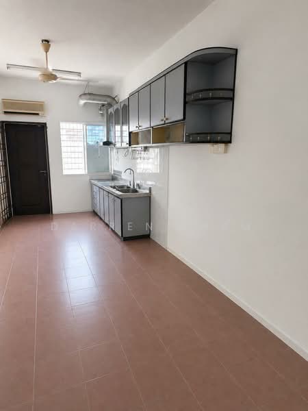 Rumah Teres 2 Tingkat untuk Dijual di Taman Kerian Permai (Parit Buntar) - Darren Cham - Kitchen - PropertyGuru.com.my