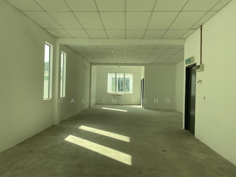 Kedai / Pejabat untuk Dijual di Taman Batek (Sungai Petani) - Calvin Fong - 1st floor pantry area - PropertyGuru.com.my