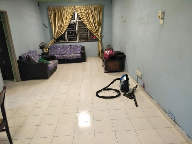 Rumah Teres untuk Disewa di Taman Molek (Johor Bahru) - Calvin Lee - Living Room - PropertyGuru.com.my