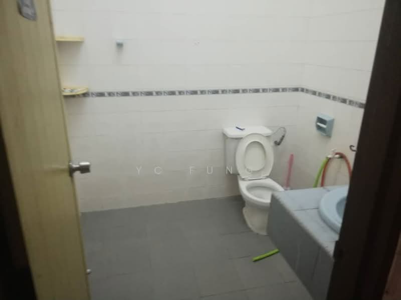 Rumah Teres 2-Tingkat untuk Dijual di Bandar Seri Alam (Masai) - YC Fung - Bathroom - PropertyGuru.com.my