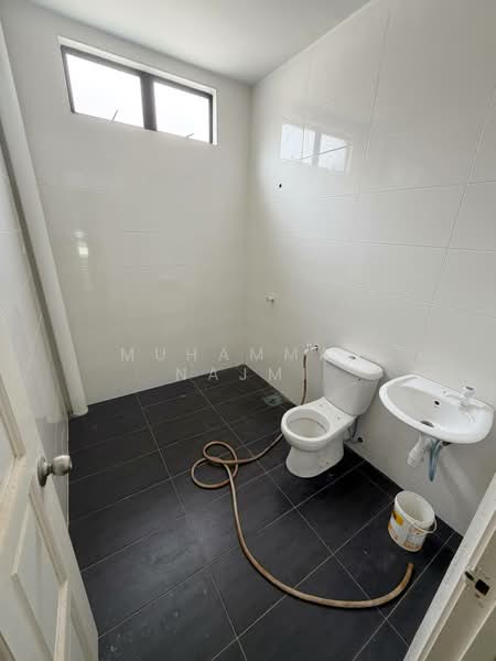 Rumah Teres 2 Tingkat untuk Dijual di Taman Geliga (Cukai) - Muhammad Najmi - Bathroom - PropertyGuru.com.my