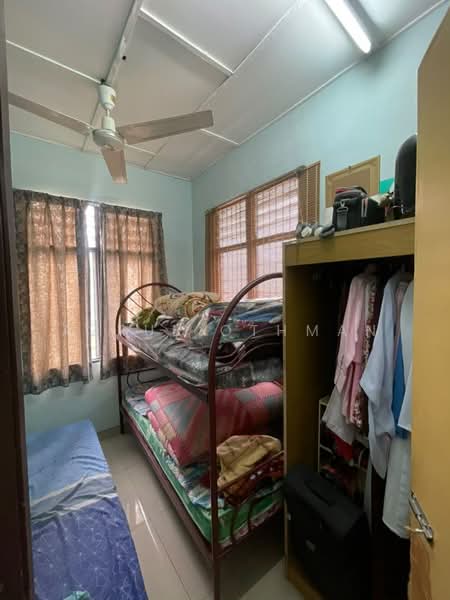 Rumah Berkembar untuk Dijual di Taman Desa Ixora (Senawang) - Azrul Othman - Bedroom - PropertyGuru.com.my