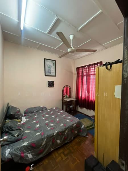 Rumah Berkembar untuk Dijual di Taman Desa Ixora (Senawang) - Azrul Othman - Bedroom - PropertyGuru.com.my