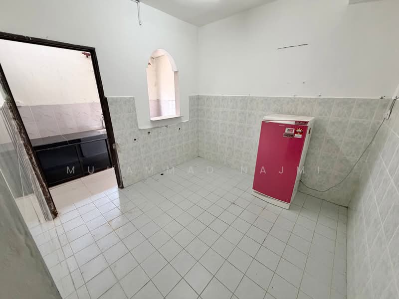 Rumah Teres untuk Dijual di Kampung Darat Tok Kapor (Binjai) - Muhammad Najmi - Kitchen - PropertyGuru.com.my