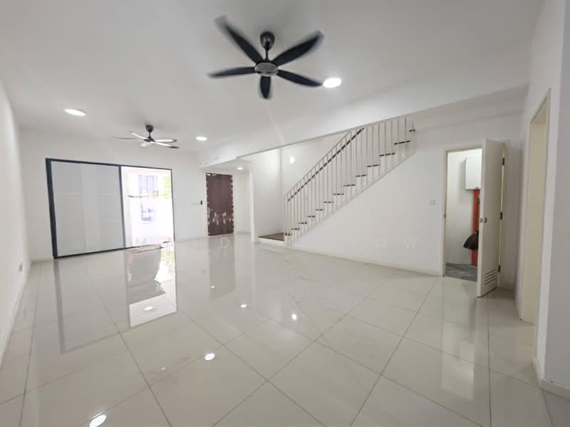Rumah Teres 2 Tingkat untuk Disewa di Kota Emerald (Rawang) - Mandy Cheow - Living Room - PropertyGuru.com.my