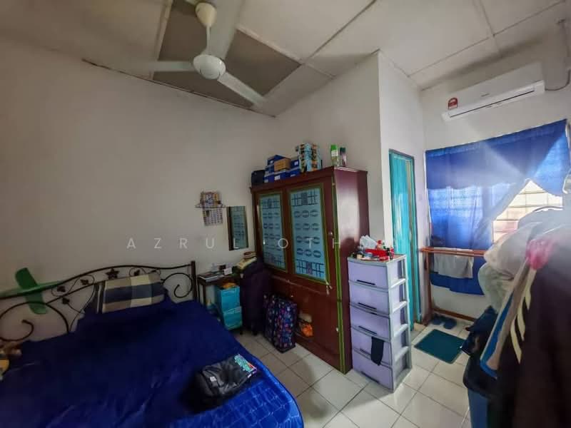 1-storey Terraced House for Sale in Taman Sri Pulasan (Seremban) - Azrul Othman - Bedroom - PropertyGuru.com.my