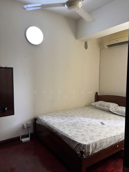 Kondominium untuk Disewa di Pantai Panorama Condominiums - Chen Kah Seng - Bedroom - PropertyGuru.com.my