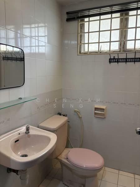 Kondominium untuk Disewa di Pantai Panorama Condominiums - Chen Kah Seng - Bathroom - PropertyGuru.com.my