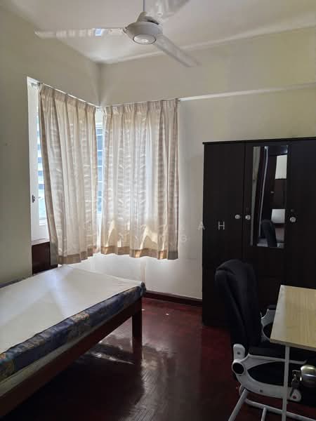 Kondominium untuk Disewa di Pantai Panorama Condominiums - Chen Kah Seng - Bedroom - PropertyGuru.com.my