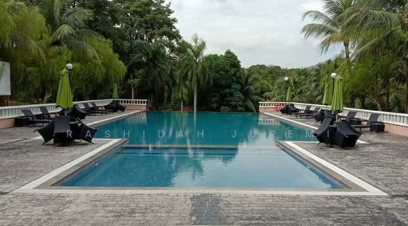Tanah Kediaman untuk Dijual di Nilai (Negeri Sembilan) - Rashidah Juremi - Pool - PropertyGuru.com.my