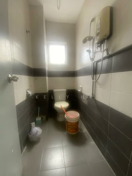 Shop for Rent in Klang (Selangor) - Kelly Hu - Bathroom - PropertyGuru.com.my