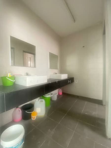 Shop for Rent in Klang (Selangor) - Kelly Hu - Bathroom - PropertyGuru.com.my