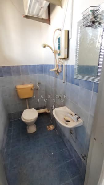 Apartment for Rent at Mentari Court - Eason Hong - Bathroom - PropertyGuru.com.my