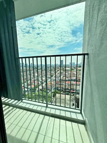 Servis Apartment untuk Disewa di Ruby Seapark - Ray Lee - Balcony - PropertyGuru.com.my